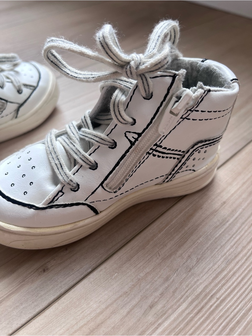 Zara Baby Size 20EU White High-Top Sneakers with Black Stitch Detailing